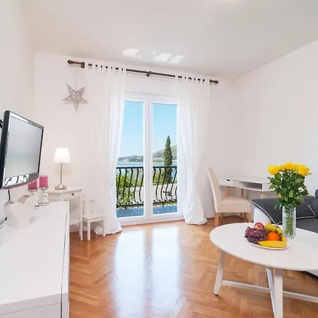 Apartment Victoria Omis Exterior photo