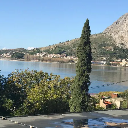 Apartment Victoria Omis Exterior photo