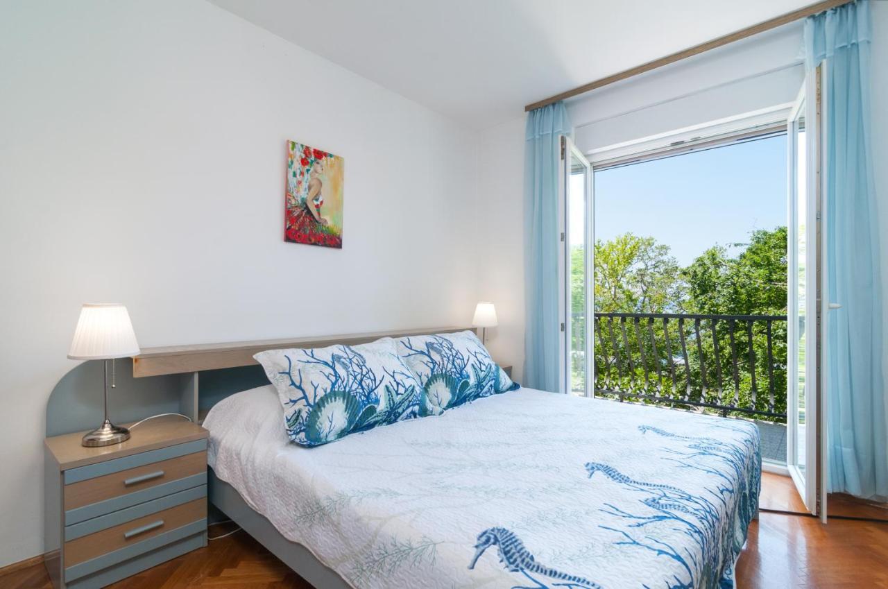 Victoria Apartment *